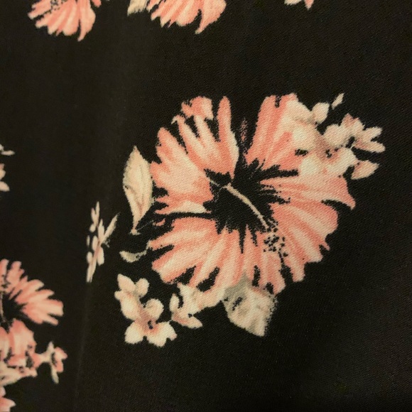 Women’s dress - Picture 3 of 3